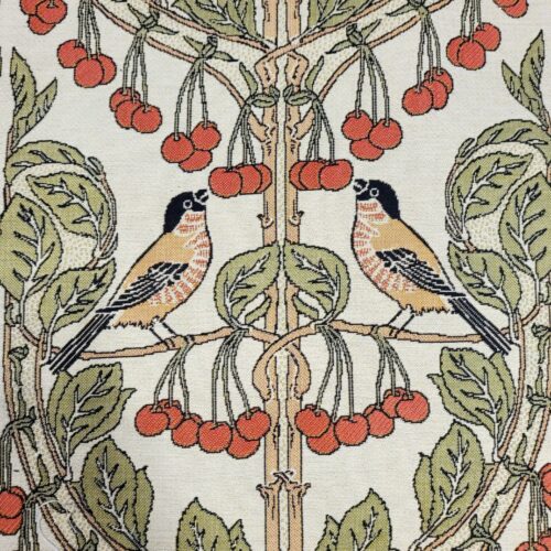 Ткань гобеленовая Дрозды красные ягоды, фон молочный, ш.175 см, 1 п.м.