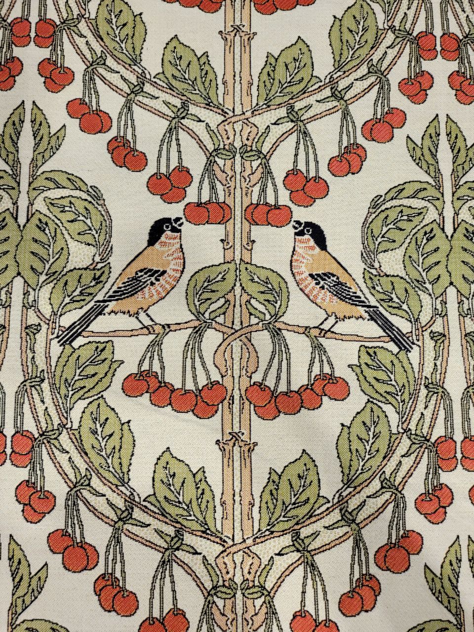 Ткань гобеленовая Дрозды красные ягоды, фон молочный, ш.175 см, 1 п.м. — изображение 9